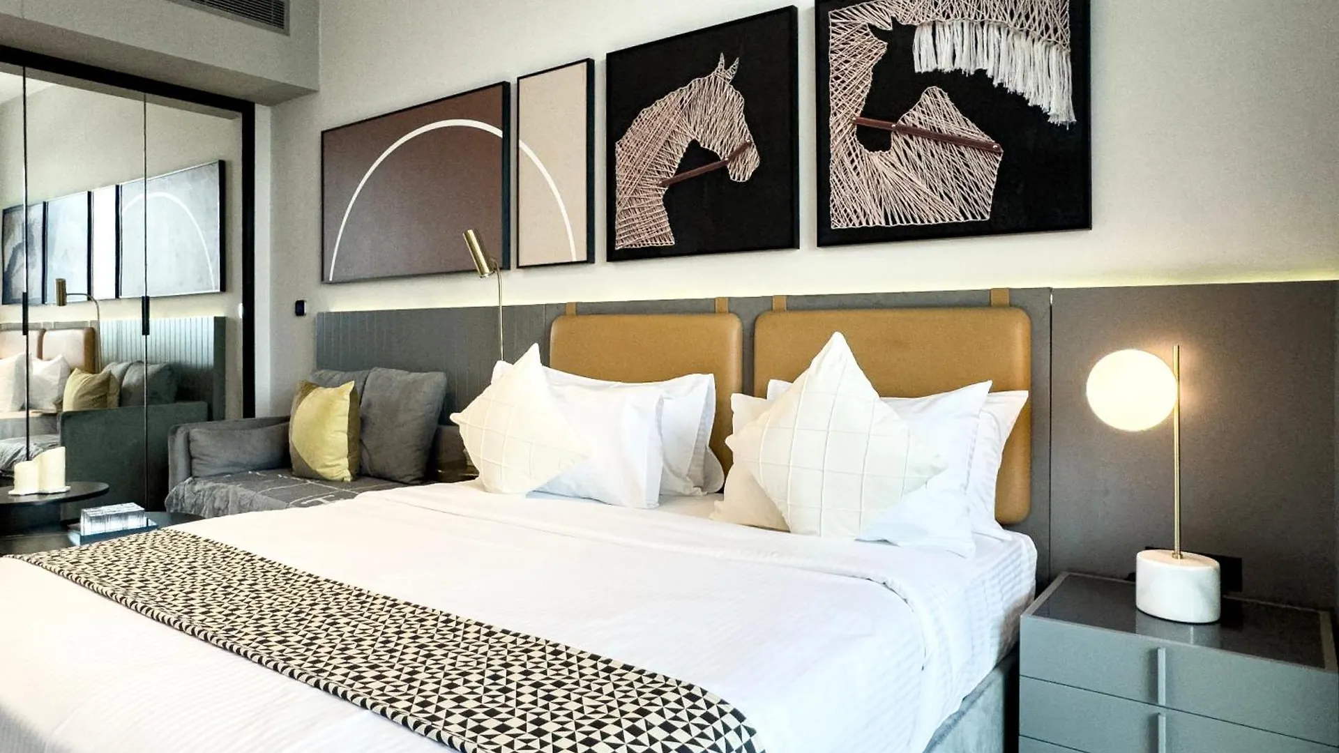Select Stay-Cozy Studio In Mag 318 With Canal View Dubai United Arab Emirates