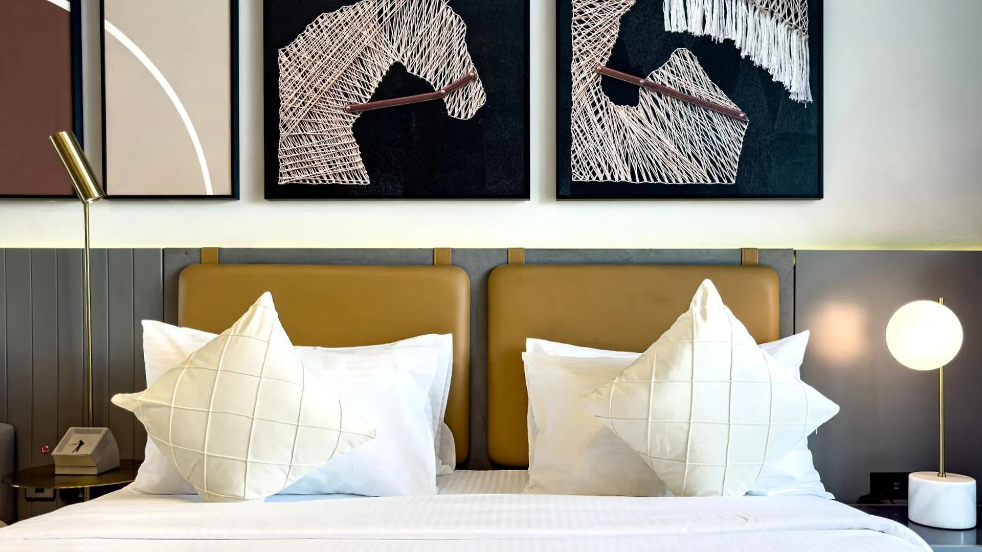 Select Stay-Cozy Studio In Mag 318 With Canal View Dubai Apartment