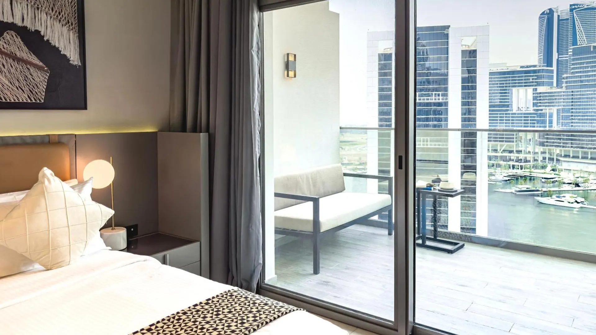 Select Stay-Cozy Studio In Mag 318 With Canal View Dubai
