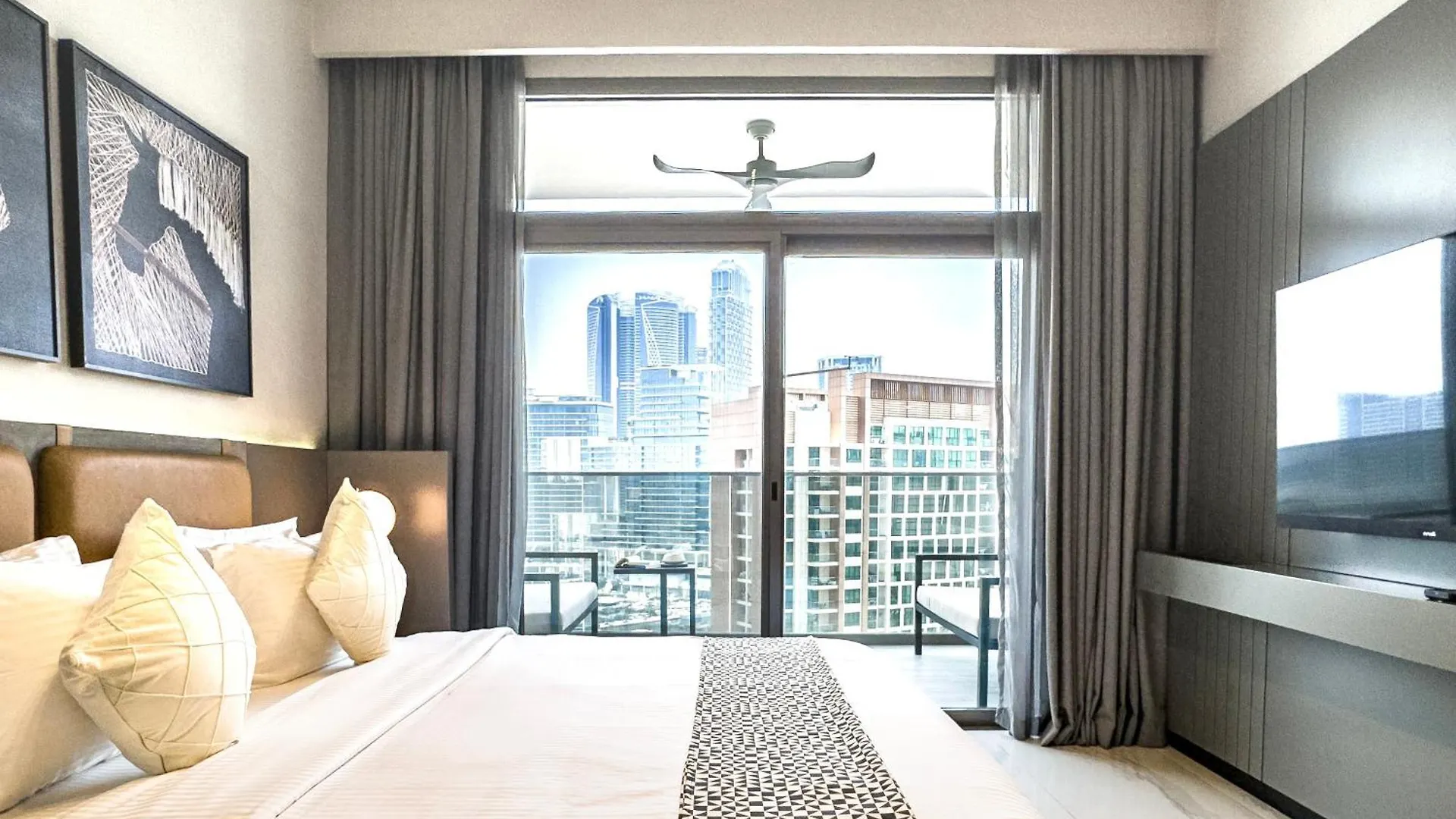 Select Stay-Cozy Studio In Mag 318 With Canal View Dubai 0*,  United Arab Emirates