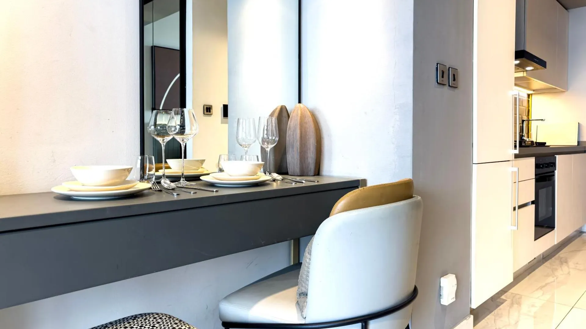 Apartment Select Stay-Cozy Studio In Mag 318 With Canal View Dubai United Arab Emirates